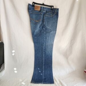 Southern Thread mens Denim blue Jeans size 38R boot cut. Some wear on hems